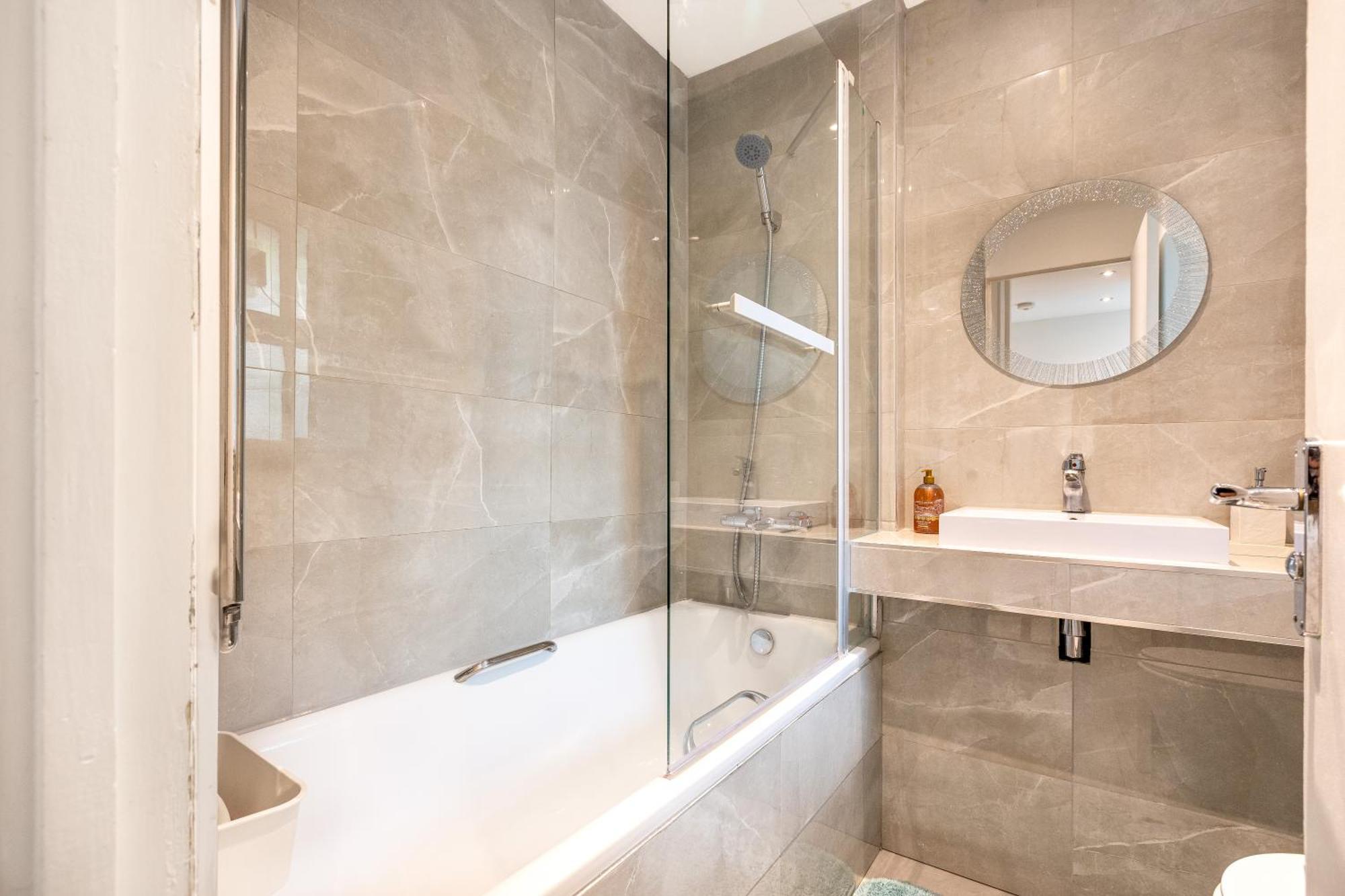 Appartamento With Private Garden, 2min Tube Londra